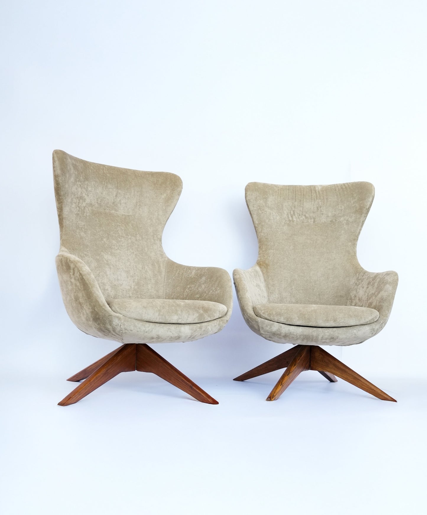 Mid Century Arne Jacobson Style Egg Swivel Chair Pair