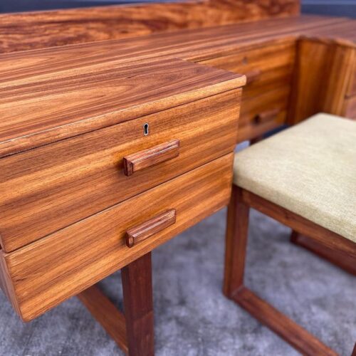 Retro Dresser