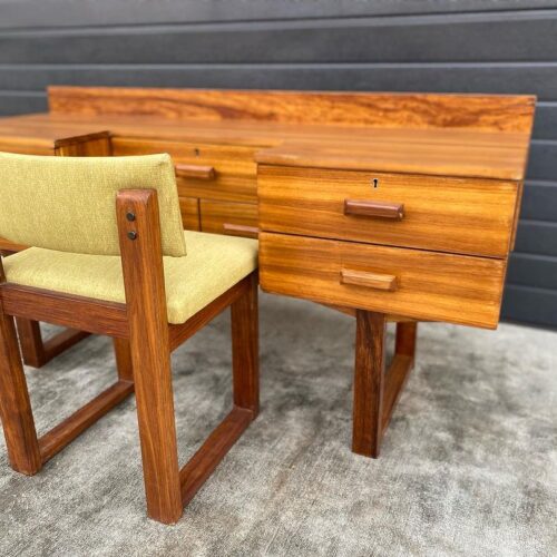 Retro Dresser