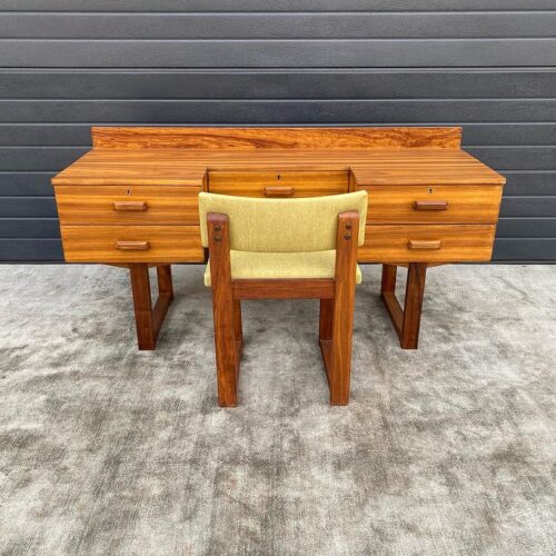 Retro Dresser