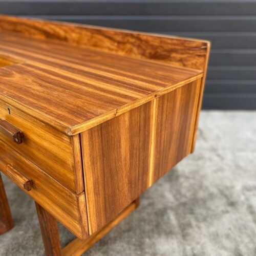 Retro Dresser