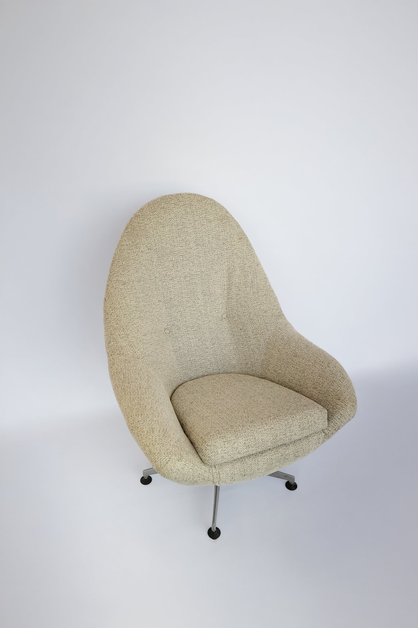 Mid Century Swivel Chair
