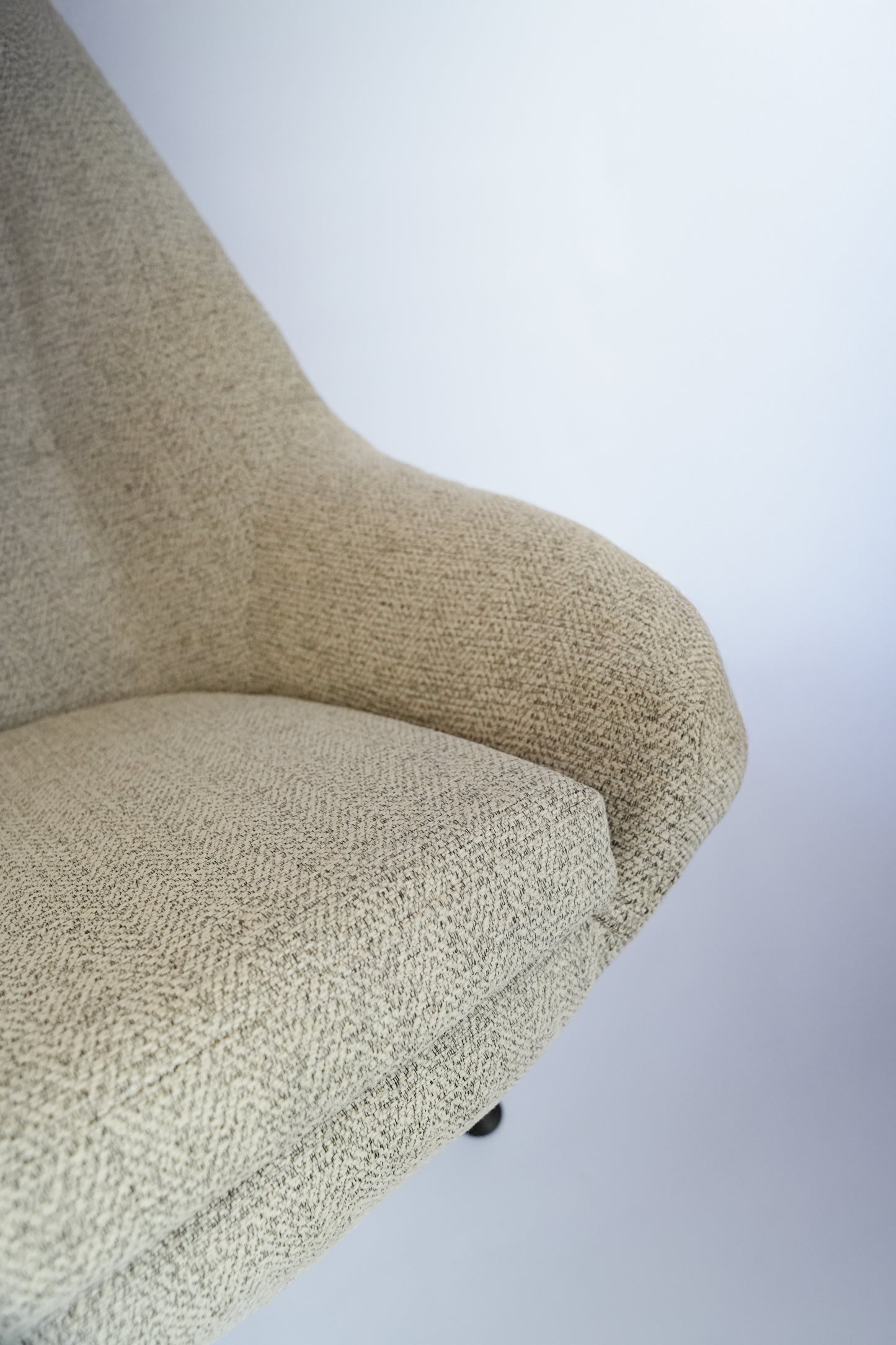 Mid Century Swivel Chair