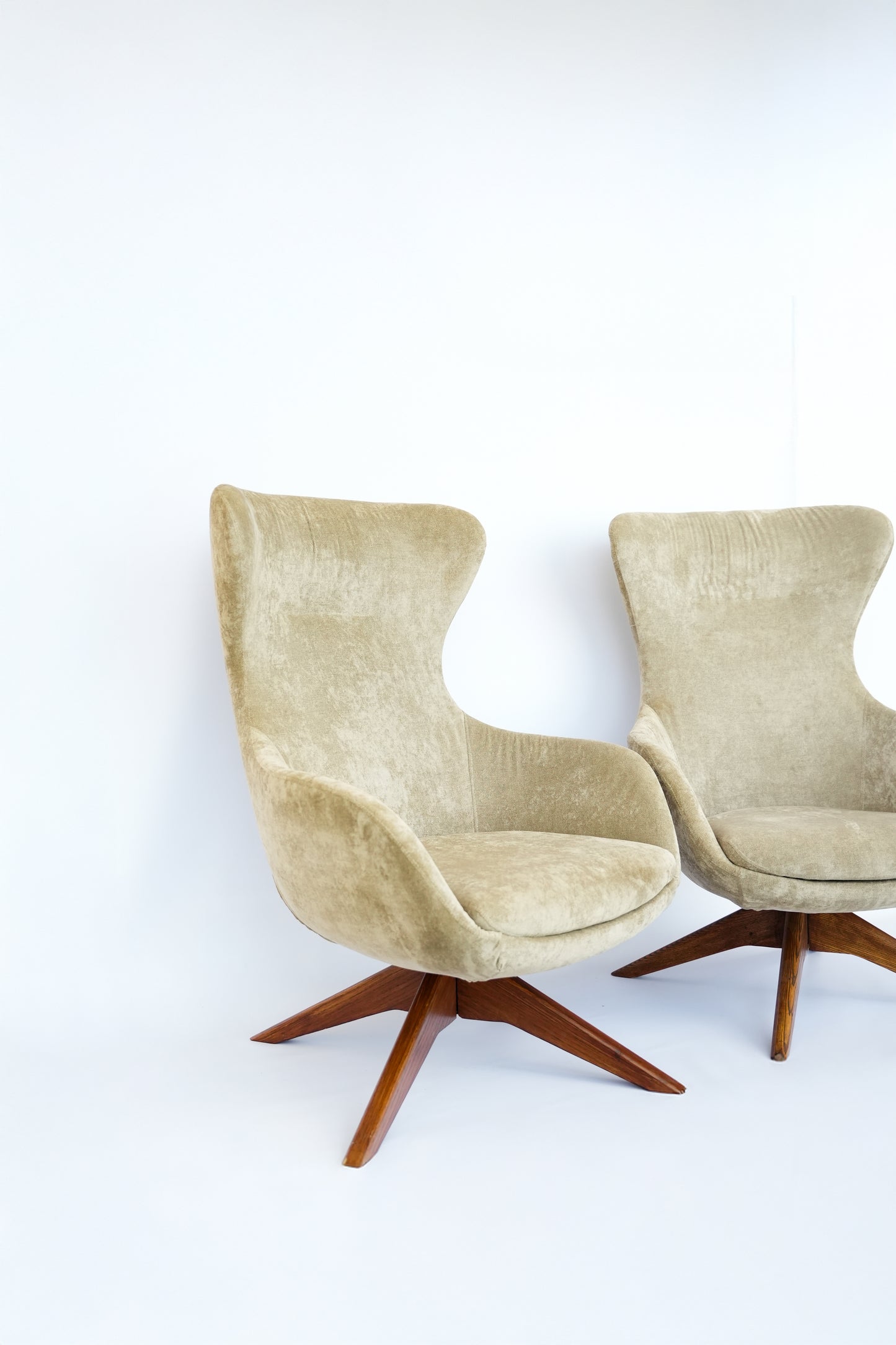 Mid Century Arne Jacobson Style Egg Swivel Chair Pair