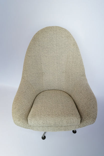 Mid Century Swivel Chair