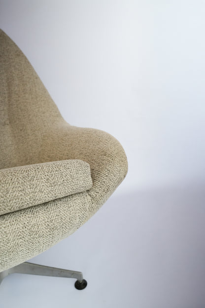 Mid Century Swivel Chair