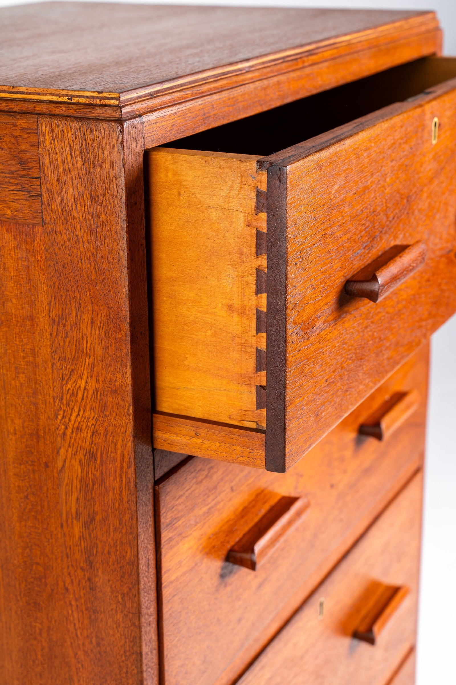 Vintage 4-Drawer Chest with Dovetail Joints - Image 2